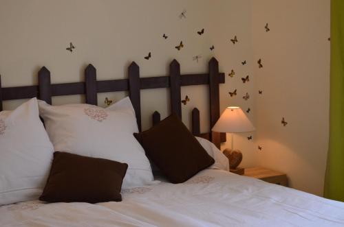 This photo about Couette Et Cafe Creme shared on HyHotel.com