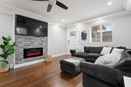 Luxurious 4BR-4BA Private Duplex in ATL in Pittsburgh Luxurious 4BR-4BA Private Duplex in ATL in Pittsburgh