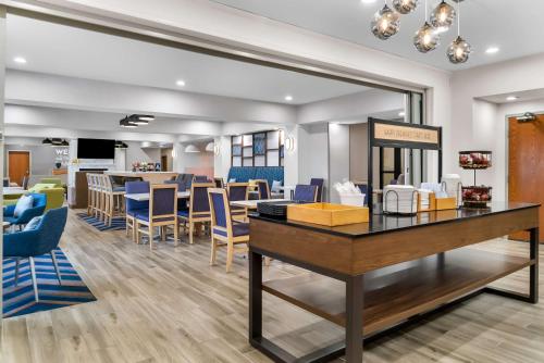 Ételek és italok, Hampton Inn Detroit/Auburn Hills-North (Great Lakes Crossing Area) in Auburn Hills (Michigan) Ételek és italok, Hampton Inn Detroit/Auburn Hills-North (Great Lakes Crossing Area) in Auburn Hills (Michigan)