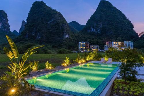 مسبح, Yangshuo 1Q84 Tree Hotel in Yulong River مسبح, Yangshuo 1Q84 Tree Hotel in Yulong River