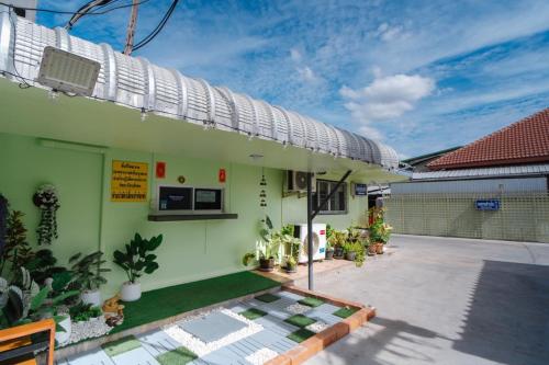 โรงแรมวรัญญูเฮ้าส์ & รีสอร์ท in มหาสารคาม โรงแรมวรัญญูเฮ้าส์ & รีสอร์ท in มหาสารคาม