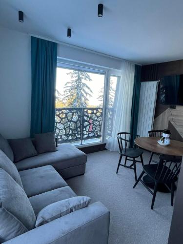 La Familia in 亚霍里纳 La Familia in 亚霍里纳