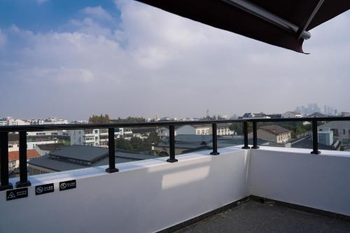 Moxy Suzhou City Centre near The Master-of -Nests Kert Moxy Suzhou City Centre near The Master-of -Nests Kert