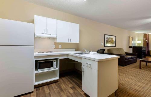 廚房, Extended Stay America Suites - Rockford - I-90 in 羅克福德 (IL) 廚房, Extended Stay America Suites - Rockford - I-90 in 羅克福德 (IL)