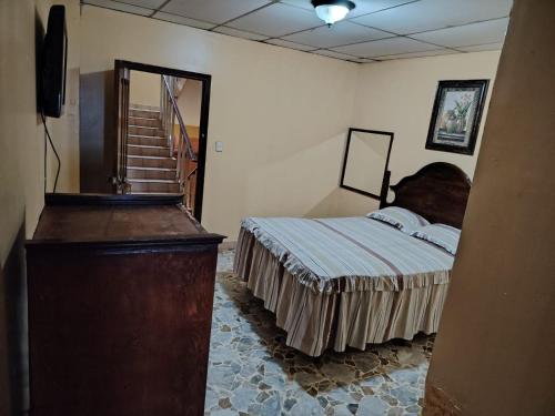 Hotel Senderos Maya in San Pedro Sula Hotel Senderos Maya in San Pedro Sula