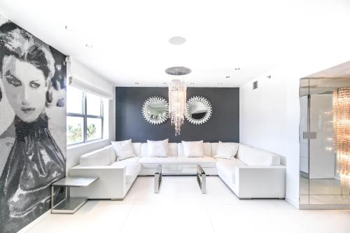 Hotel Casa Grande Suites on Ocean Drive
