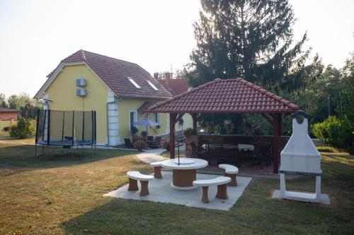 Kondics Apartmanhaz in Hegykozseg Kondics Apartmanhaz in Hegykozseg