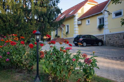 Kondics Apartmanhaz in Hegykozseg Kondics Apartmanhaz in Hegykozseg