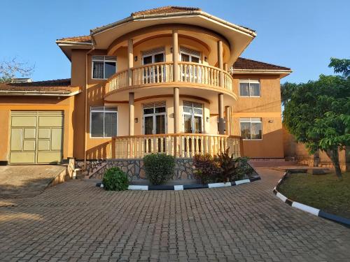 Kiziri & Kalibbala's Home!