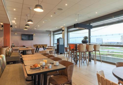 餐廳, B&B HOTEL Dijon Valmy Toison d'or in 第戎 餐廳, B&B HOTEL Dijon Valmy Toison d'or in 第戎