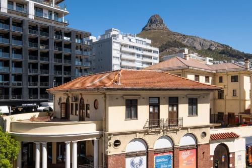 Flamingo 404 - Sea Point Studio Apartment