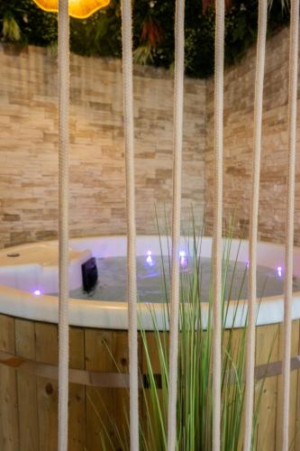 L adresse secrete escapade romantique avec jacuzzi et piece secrete in La Flocelliere L adresse secrete escapade romantique avec jacuzzi et piece secrete in La Flocelliere
