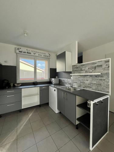 Charmant logement avec parking à 25 min de Lyon (Charmant logement avec parking a 25 min de Lyon) in Chaponnay Charmant logement avec parking à 25 min de Lyon (Charmant logement avec parking a 25 min de Lyon) in Chaponnay