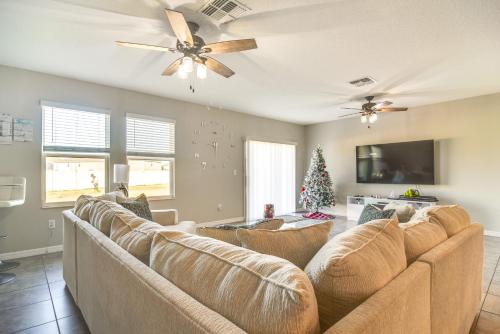 7 Mi to Beach Spacious Ruskin Home with Patio in Sun City Center (FL) 7 Mi to Beach Spacious Ruskin Home with Patio in Sun City Center (FL)