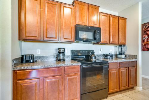 7 Mi to Beach Spacious Ruskin Home with Patio in Sun City Center (FL) 7 Mi to Beach Spacious Ruskin Home with Patio in Sun City Center (FL)