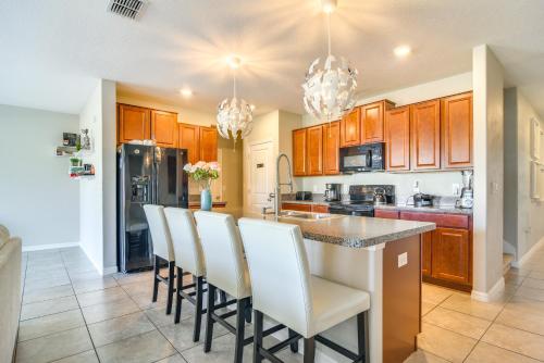 7 Mi to Beach Spacious Ruskin Home with Patio in Sun City Center (FL) 7 Mi to Beach Spacious Ruskin Home with Patio in Sun City Center (FL)