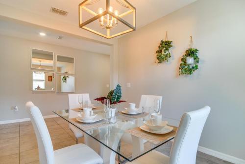7 Mi to Beach Spacious Ruskin Home with Patio in Sun City Center (FL) 7 Mi to Beach Spacious Ruskin Home with Patio in Sun City Center (FL)