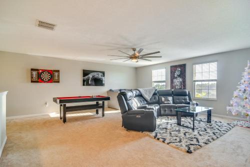7 Mi to Beach Spacious Ruskin Home with Patio in Sun City Center (FL) 7 Mi to Beach Spacious Ruskin Home with Patio in Sun City Center (FL)