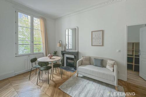 Charming Haussmannian one bedroom - Near Opera in Pigalle Charming Haussmannian one bedroom - Near Opera in Pigalle