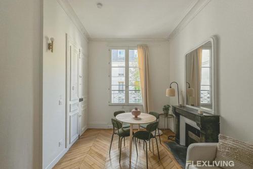 Charming Haussmannian one bedroom - Near Opera in Pigalle Charming Haussmannian one bedroom - Near Opera in Pigalle