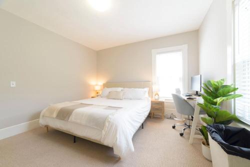 King Bed Downtown Suite Port City Stays in พอร์ตสมัธ ซิตี้ เซ็นเตอร์ King Bed Downtown Suite Port City Stays in พอร์ตสมัธ ซิตี้ เซ็นเตอร์