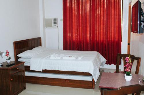 Bed, RedDoorz @ LS Suites Poblacion Culasi Antique in Antique Bed, RedDoorz @ LS Suites Poblacion Culasi Antique in Antique