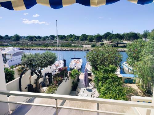 Marina Maëva Privé (Marina Maeva Prive) in Le Grau-du-Roi Marina Maëva Privé (Marina Maeva Prive) in Le Grau-du-Roi