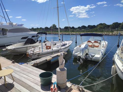 Marina Maëva Privé (Marina Maeva Prive) in Le Grau-du-Roi Marina Maëva Privé (Marina Maeva Prive) in Le Grau-du-Roi