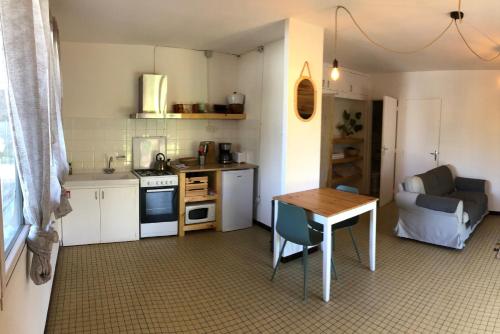 LE DROP IN - T2 au RDC avec terrasse a 200m de la plage - Well located apartment for surfers in Mimizan LE DROP IN - T2 au RDC avec terrasse a 200m de la plage - Well located apartment for surfers in Mimizan