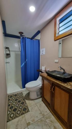 Baño, Habitaciones cerca de Estero y Playa costa del sol in La Herradura Baño, Habitaciones cerca de Estero y Playa costa del sol in La Herradura