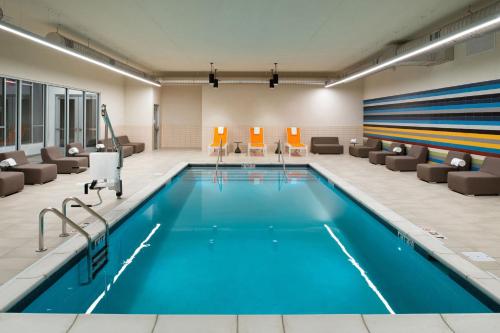 Fitneszközpont, Aloft North Kansas City in Észak-Kansas City Fitneszközpont, Aloft North Kansas City in Észak-Kansas City