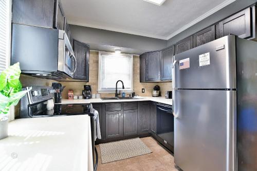 Glenn Rd Getaway in ويندسور بارك Glenn Rd Getaway in ويندسور بارك