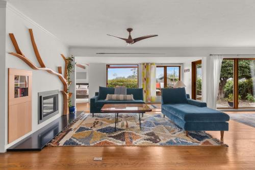 Boho-Style Point Loma Retreat Large Outdoor Deck in Wooded Area Boho-Style Point Loma Retreat Large Outdoor Deck in Wooded Area