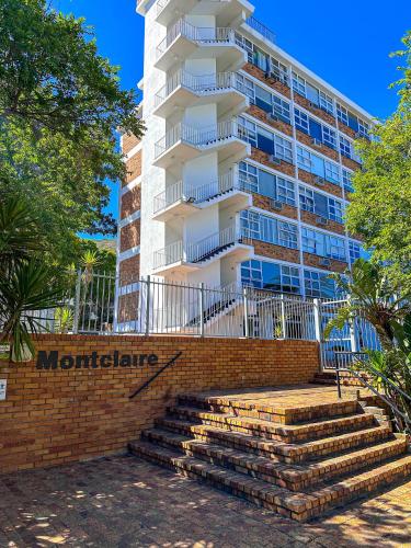 Studio Apartment in Sea point Montclair