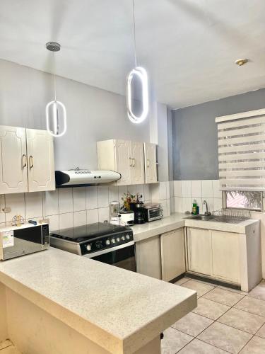 Enorme 3 habitaciones, 7 camas, centro de machala in Machala Enorme 3 habitaciones, 7 camas, centro de machala in Machala