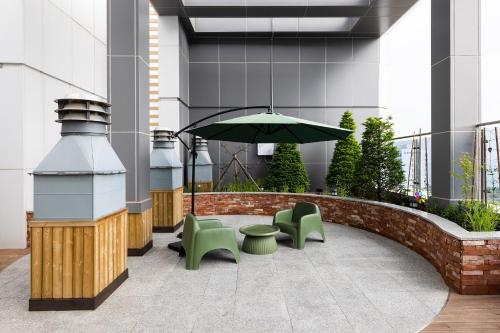 Garden, Grand Bleu Hotel & Residence in Incheon Garden, Grand Bleu Hotel & Residence in Incheon