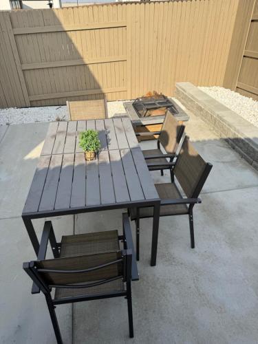 Balcony/terrace, Entire Cozy Guest Home in Highland Reserve Balcony/terrace, Entire Cozy Guest Home in Highland Reserve