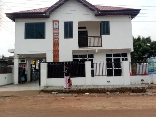 Ohene David Guest House in Ngleshi Amanfro Ohene David Guest House in Ngleshi Amanfro