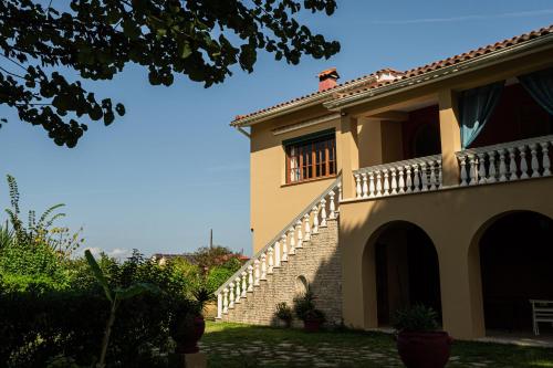 Vistas, Selini Suite 2nd floor Panoramic Vineyard Views in Arkoudi Vistas, Selini Suite 2nd floor Panoramic Vineyard Views in Arkoudi