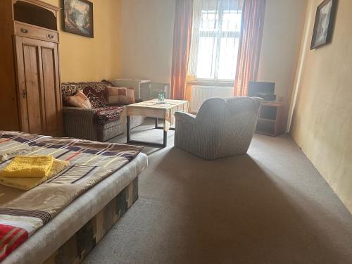 Restaurace a Penzion Podloubí (Restaurace a Penzion Podloubi) in Opocno Restaurace a Penzion Podloubí (Restaurace a Penzion Podloubi) in Opocno