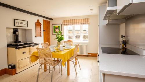 Instalaciones, Todenham Farmhouse in Todenham Instalaciones, Todenham Farmhouse in Todenham