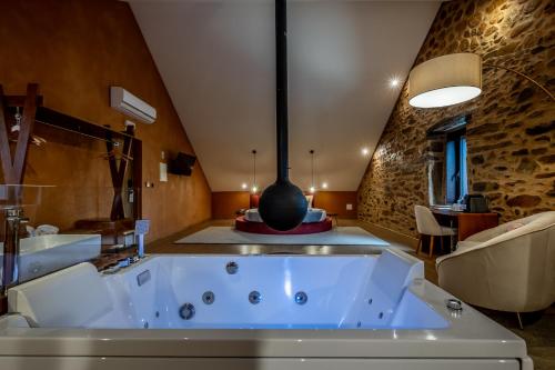 bubbelbad, Cherry Sculpture Hotel in Covilha bubbelbad, Cherry Sculpture Hotel in Covilha