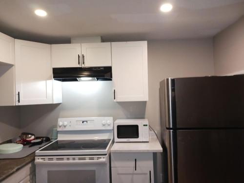 Airport Rental-24 Hour Checkin-Flexible Checkout in Kitchener (ON) Airport Rental-24 Hour Checkin-Flexible Checkout in Kitchener (ON)