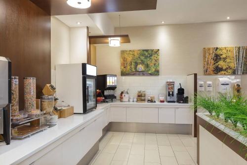 طعام و مشروبات, Fairfield Inn & Suites Belleville in Belleville طعام و مشروبات, Fairfield Inn & Suites Belleville in Belleville