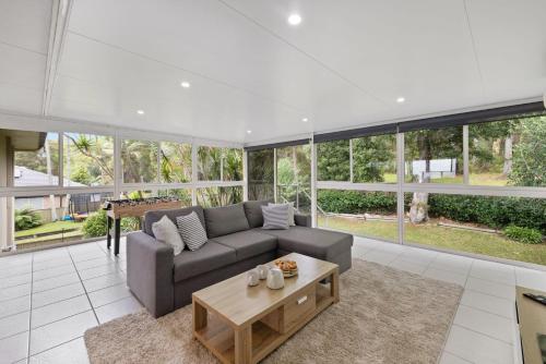 Oasis at Salamander Bay, 10 Raymond Ave - Boat Parking, WiFi, Air Con, Water Views in Porto Stephens Oasis at Salamander Bay, 10 Raymond Ave - Boat Parking, WiFi, Air Con, Water Views in Porto Stephens