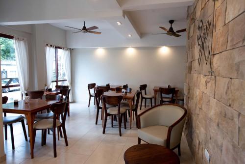 Pub/Lounge, Hotel Gran Litoral in Concepcion Del Uruguay Pub/Lounge, Hotel Gran Litoral in Concepcion Del Uruguay