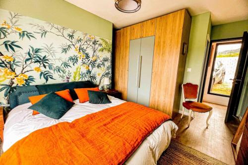 Sandrine - Villa Terrace Pool - by TGB