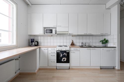 Lakefront 2BR Home with Sauna near Railway Station & Downtown in Jyvaskyla Lakefront 2BR Home with Sauna near Railway Station & Downtown in Jyvaskyla
