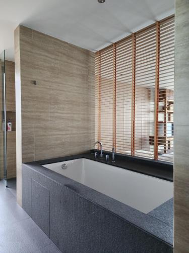 Bathroom, Luxury Beachfront BRAHMA Villa 4 Br at Ta-Ke Residence B in Ao Por Bathroom, Luxury Beachfront BRAHMA Villa 4 Br at Ta-Ke Residence B in Ao Por