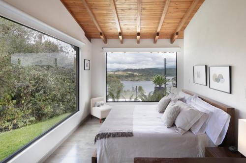 Ágy, Naqua in Pantano Redondo Ágy, Naqua in Pantano Redondo